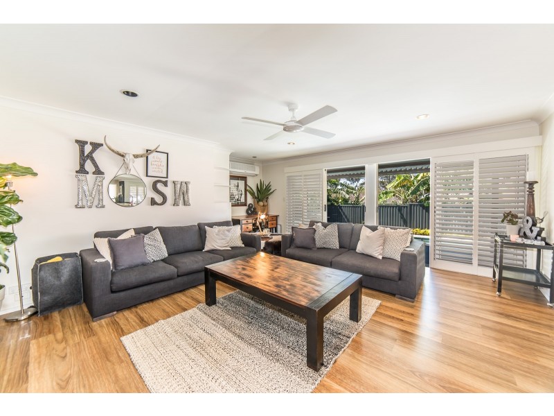 4 Beauty Point Drive, Robina QLD 4226