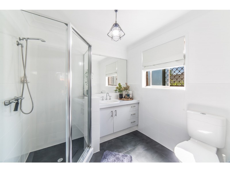 4 Beauty Point Drive, Robina QLD 4226