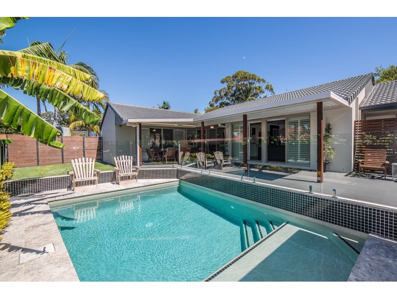 4 Beauty Point Drive, Robina QLD 4226
