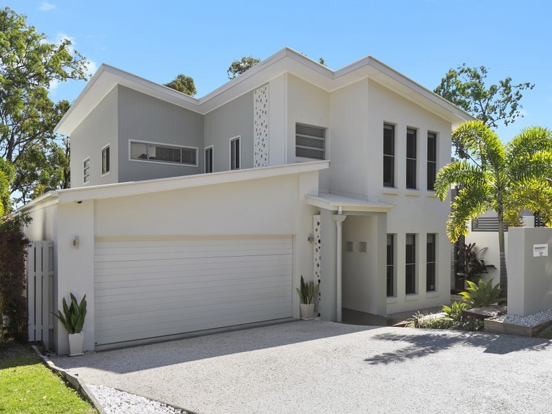 8 The Links, Robina QLD 4226