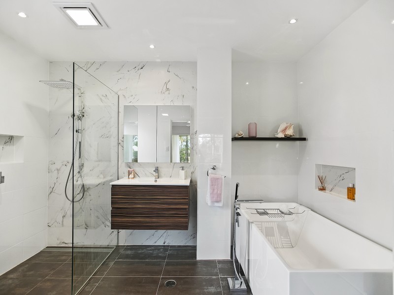 8 The Links, Robina QLD 4226