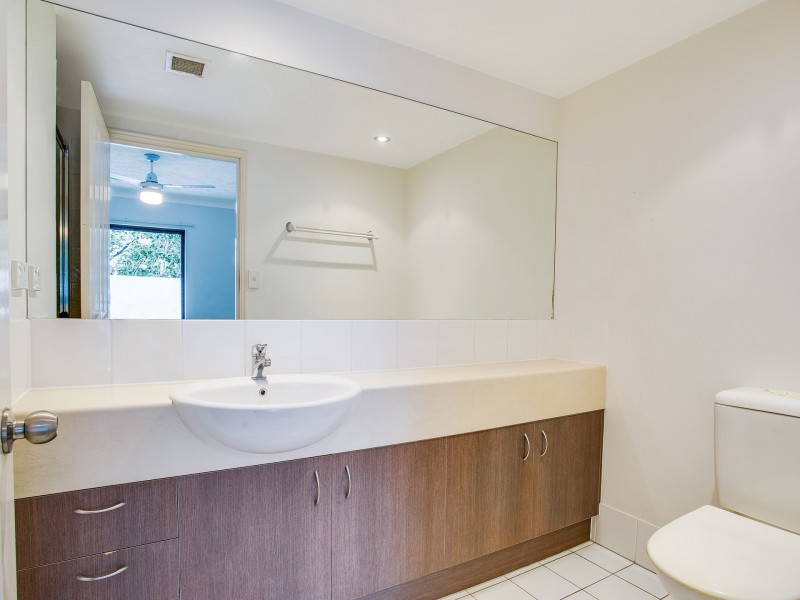 2/6 Fifth Avenue, Burleigh Heads QLD 4220