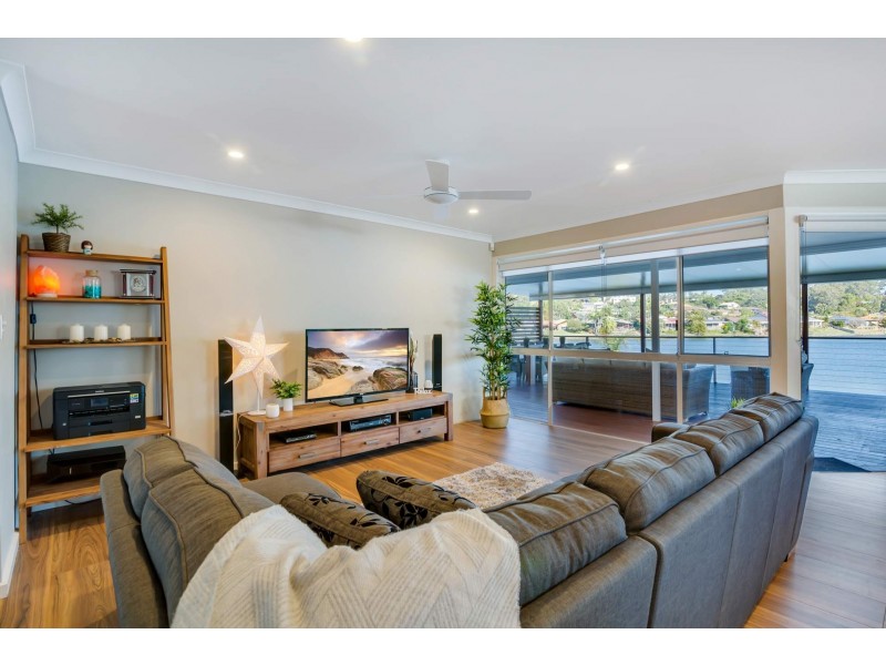 25 Angelica Street, Elanora QLD 4221