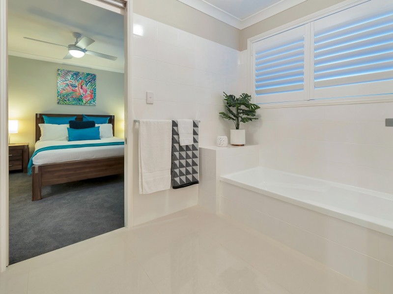 25 Angelica Street, Elanora QLD 4221