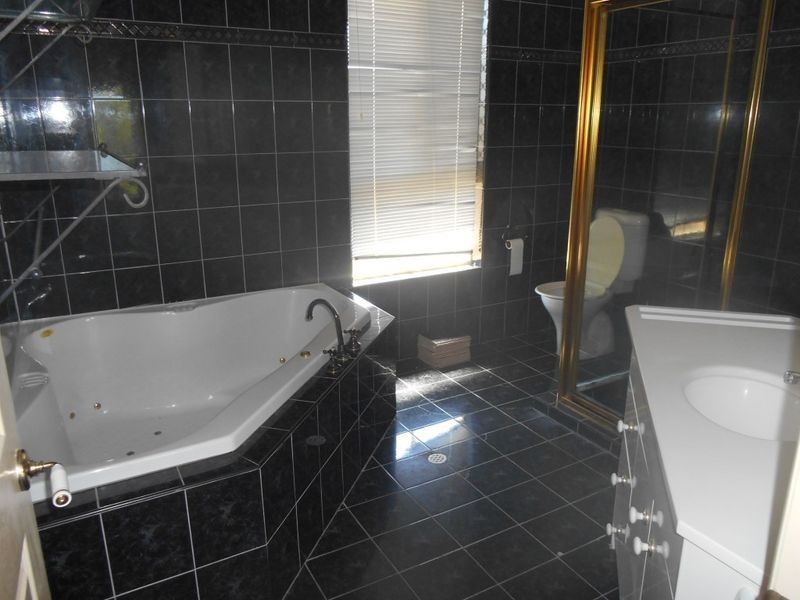 11 Outrigger Drive, Robina QLD 4226