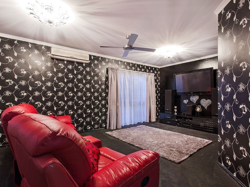 13 Greenbank Circuit, Carrara QLD 4211