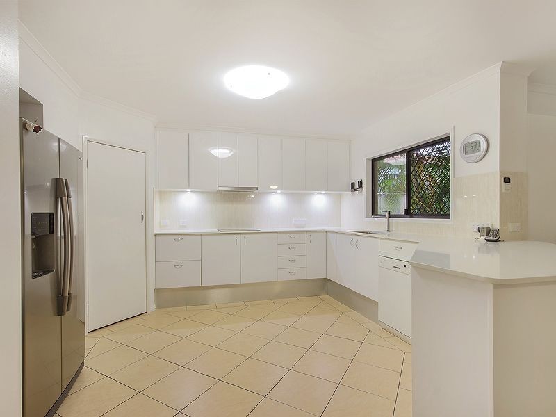 13 Greenbank Circuit, Carrara QLD 4211