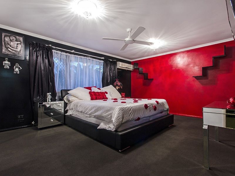 13 Greenbank Circuit, Carrara QLD 4211