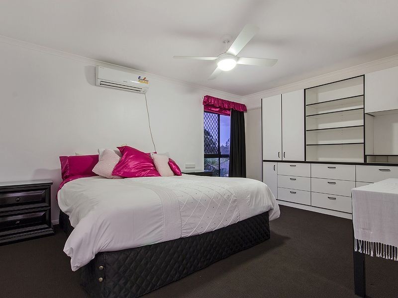 13 Greenbank Circuit, Carrara QLD 4211