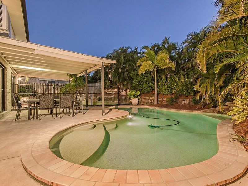 13 Greenbank Circuit, Carrara QLD 4211