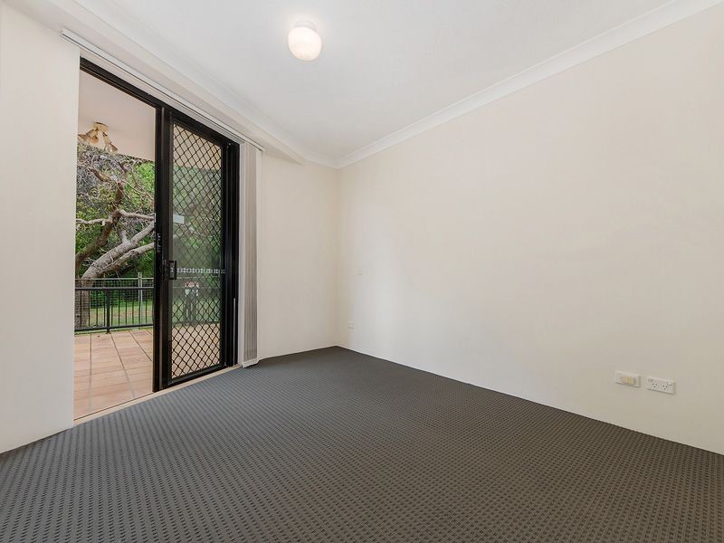 3/2 Fraser Avenue, Miami QLD 4220