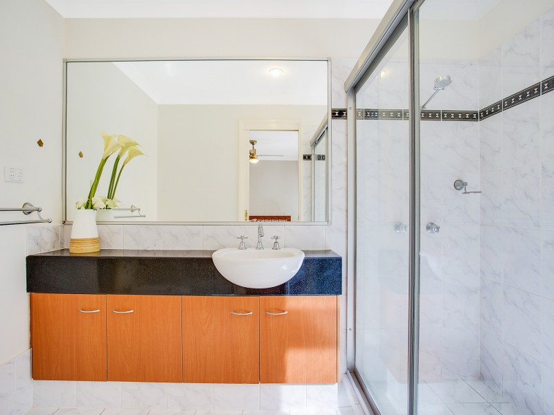 37 North Shore Avenue, Varsity Lakes QLD 4227