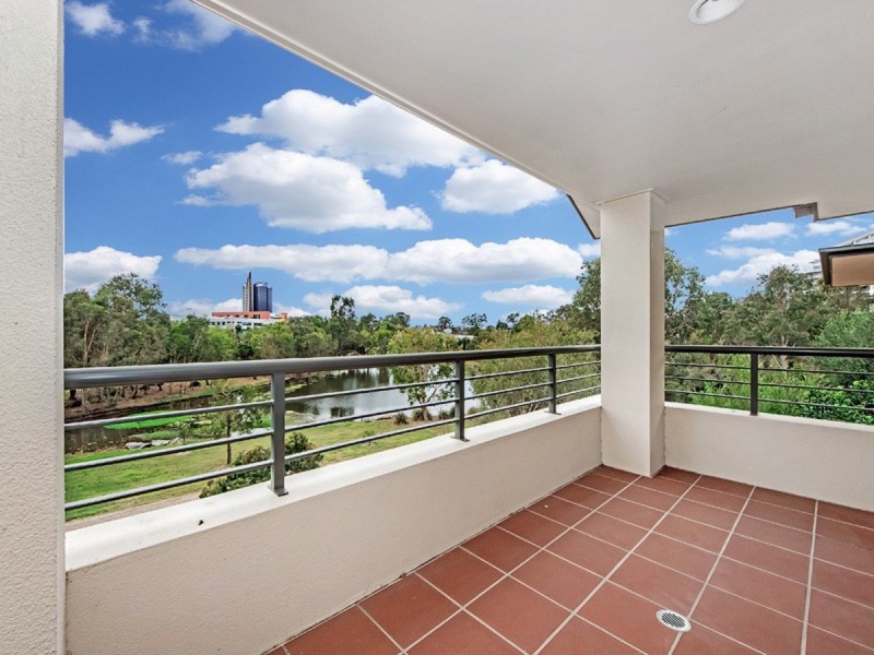 248 Easthill Drive, Robina QLD 4226
