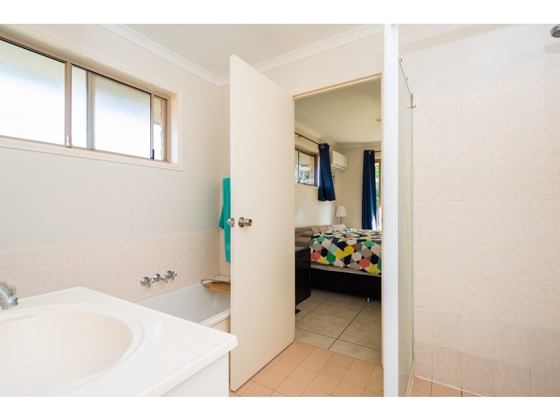 24 Southlake Drive, Varsity Lakes QLD 4227