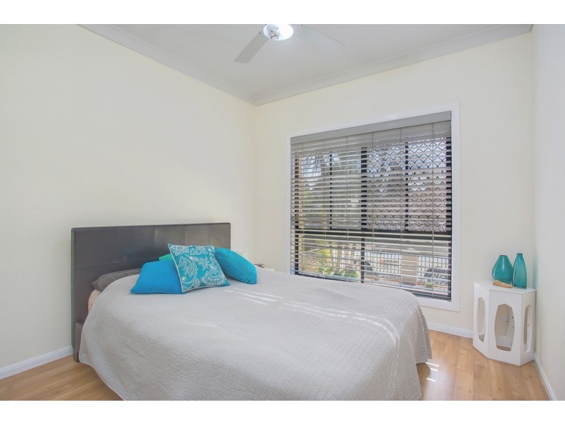 22 Ranier Crescent, Varsity Lakes QLD 4227
