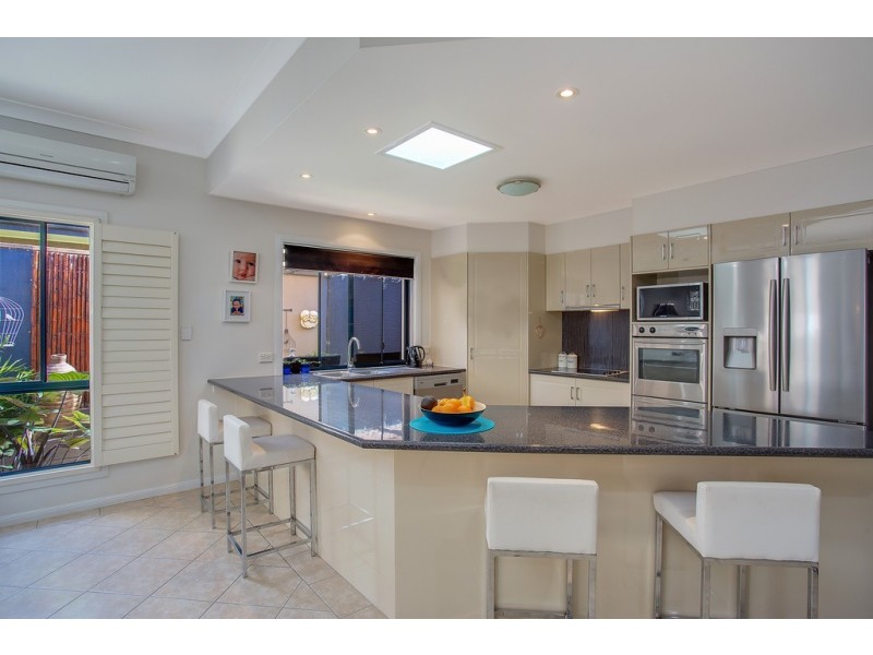 22 Ranier Crescent, Varsity Lakes QLD 4227