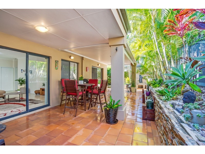 22 Ranier Crescent, Varsity Lakes QLD 4227