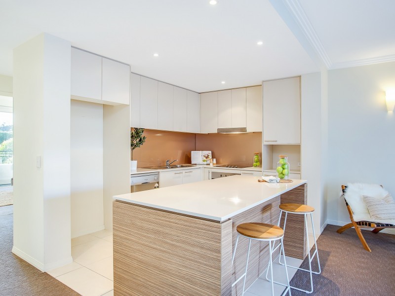 24/1 Lakefront Crescent, Varsity Lakes QLD 4227