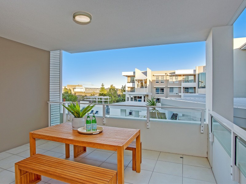 24/1 Lakefront Crescent, Varsity Lakes QLD 4227