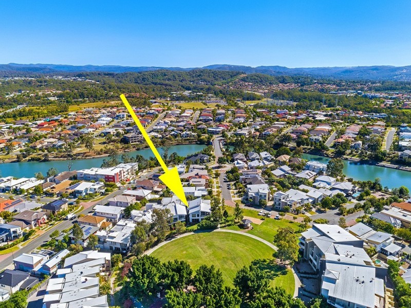 2/11 Cezaire Avenue, Varsity Lakes QLD 4227
