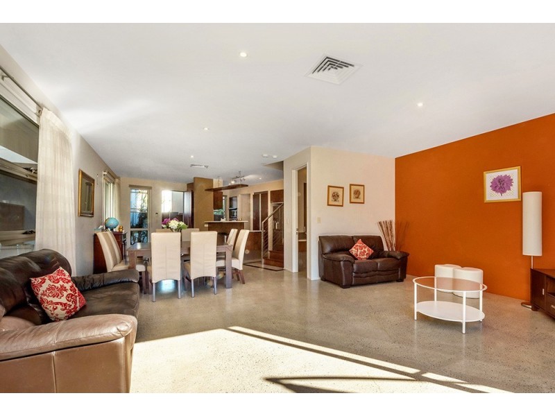 2/11 Cezaire Avenue, Varsity Lakes QLD 4227