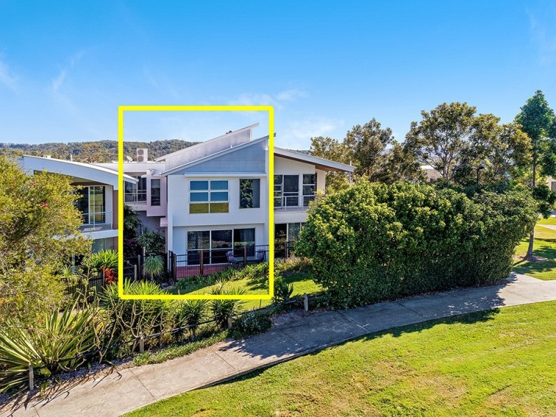 2/11 Cezaire Avenue, Varsity Lakes QLD 4227