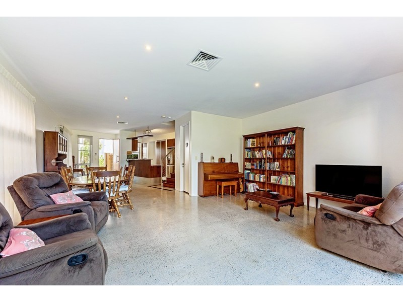 2/11 Cezaire Avenue, Varsity Lakes QLD 4227