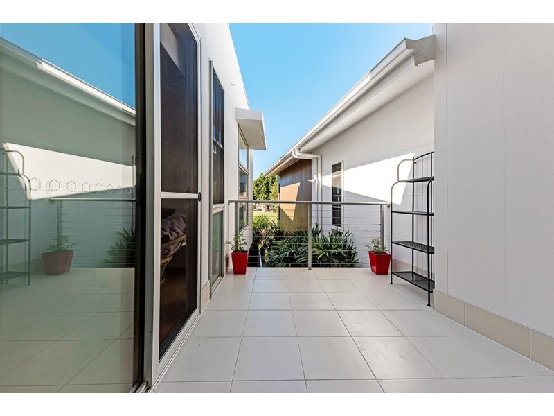 2/11 Cezaire Avenue, Varsity Lakes QLD 4227