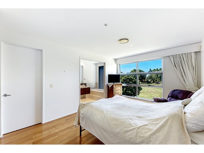 2/11 Cezaire Avenue, Varsity Lakes QLD 4227