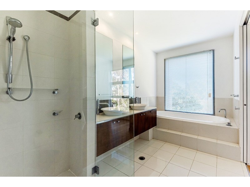 2/11 Cezaire Avenue, Varsity Lakes QLD 4227