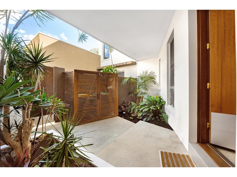 2/11 Cezaire Avenue, Varsity Lakes QLD 4227