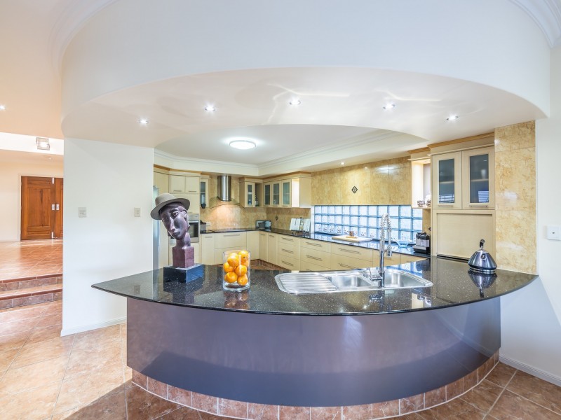 292 Ron Penhaligon Way, Robina QLD 4226