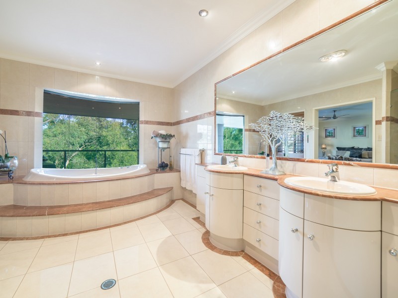 292 Ron Penhaligon Way, Robina QLD 4226