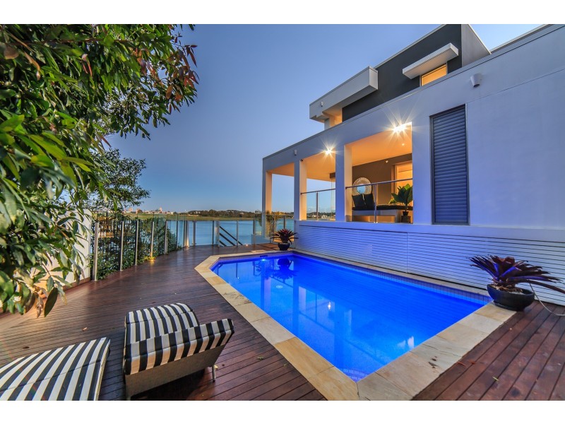 Villa 2/255 Varsity Parade, Varsity Lakes QLD 4227