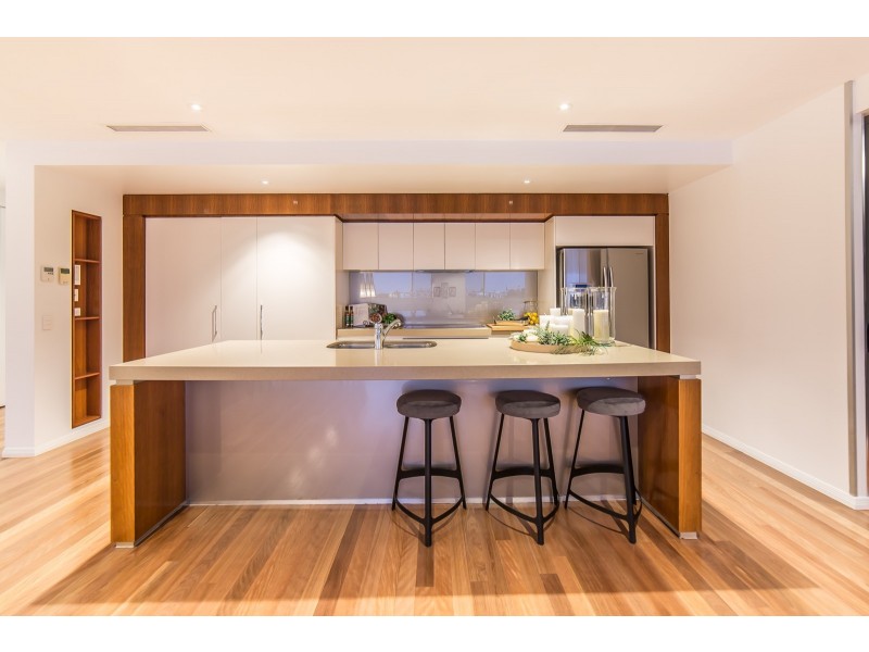 Villa 2/255 Varsity Parade, Varsity Lakes QLD 4227