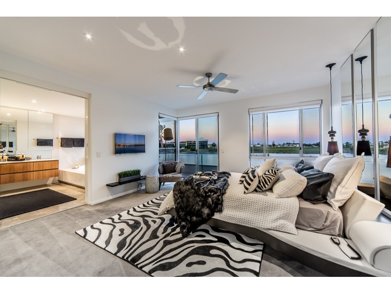 Villa 2/255 Varsity Parade, Varsity Lakes QLD 4227