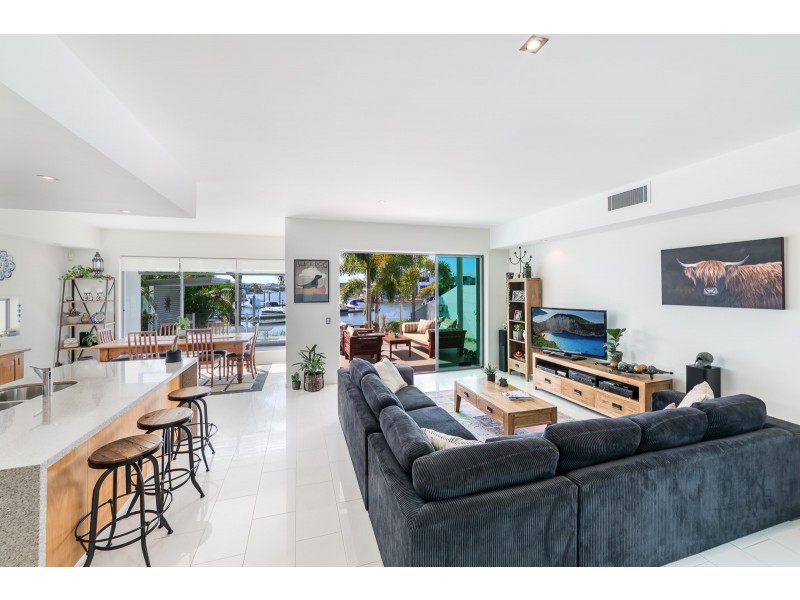 4 River Links Boulevard East, Helensvale QLD 4212