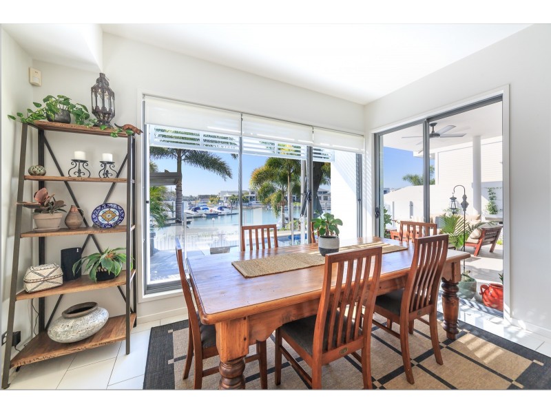 4 River Links Boulevard East, Helensvale QLD 4212