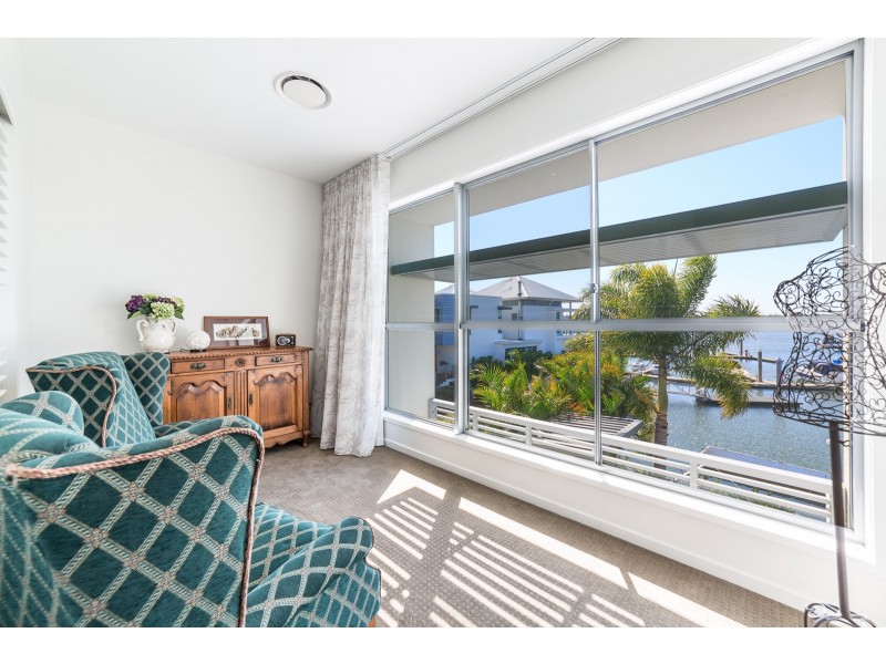 4 River Links Boulevard East, Helensvale QLD 4212