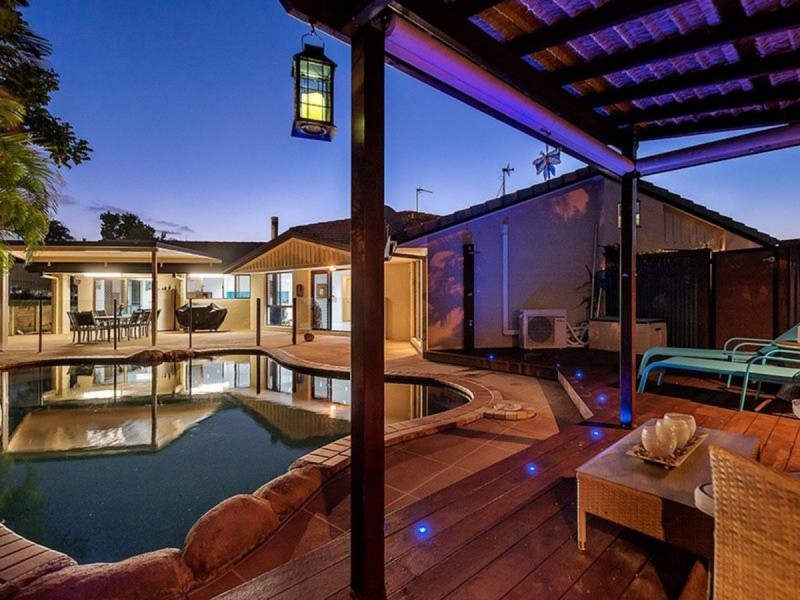 16 Vaucluse Place, Robina QLD 4226