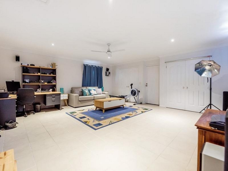 16 Vaucluse Place, Robina QLD 4226