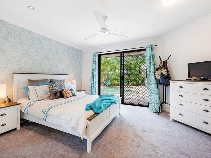 16 Vaucluse Place, Robina QLD 4226