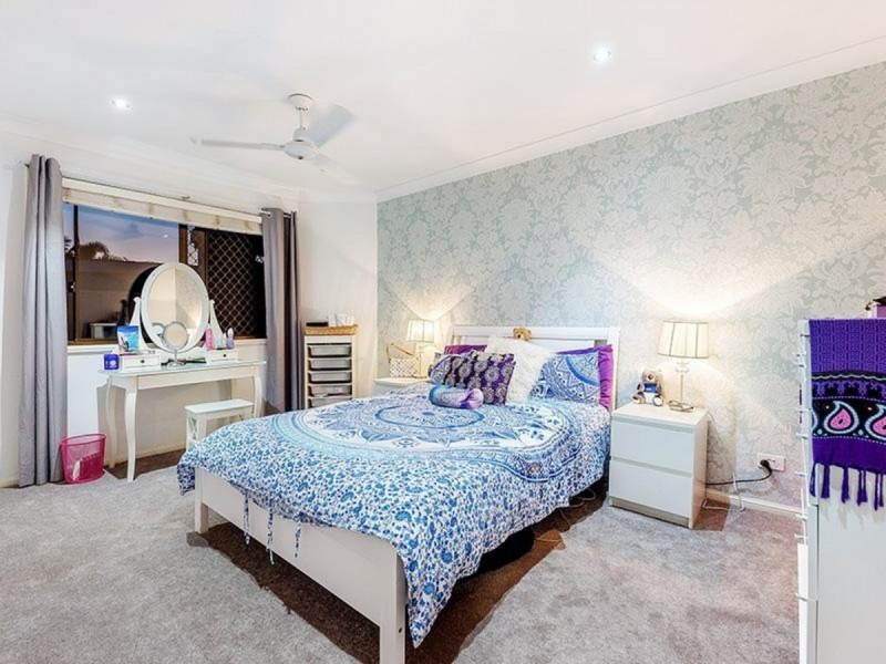 16 Vaucluse Place, Robina QLD 4226