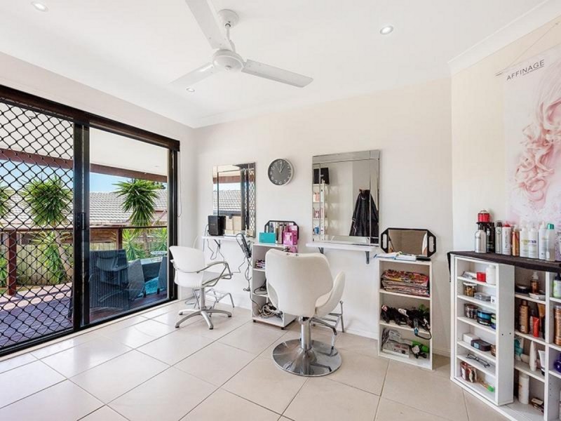 16 Vaucluse Place, Robina QLD 4226
