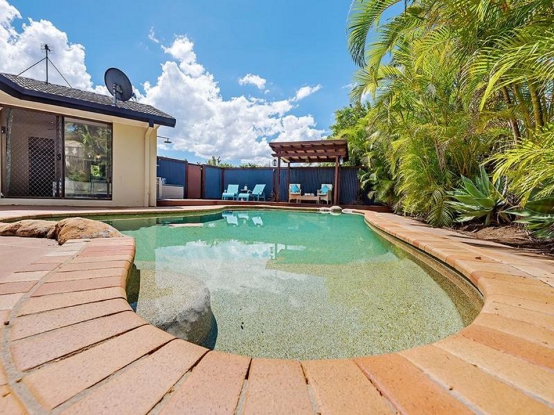16 Vaucluse Place, Robina QLD 4226