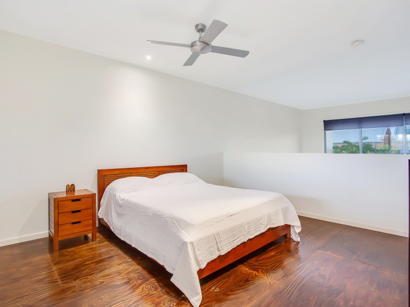 123 Varsity Parade, Varsity Lakes QLD 4227