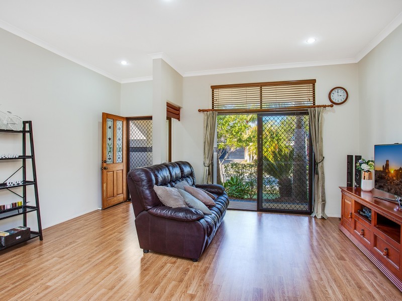 37 North Shore Avenue, Varsity Lakes QLD 4227