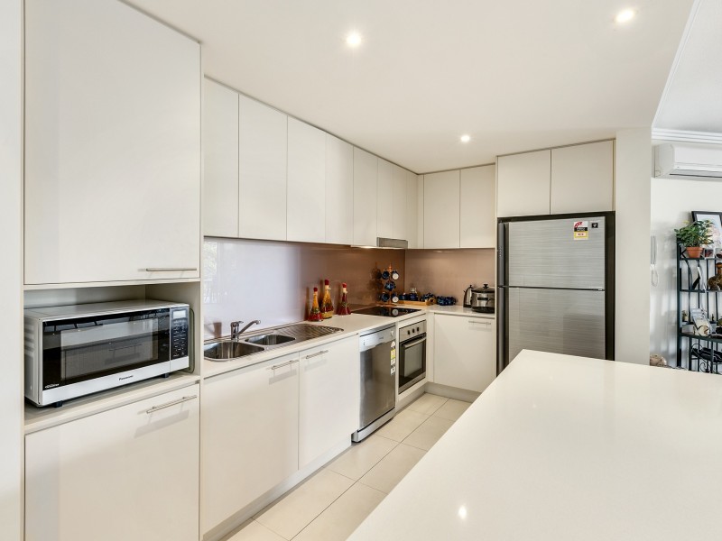 22/1 Lakefront Crescent, Varsity Lakes QLD 4227