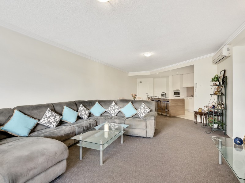 22/1 Lakefront Crescent, Varsity Lakes QLD 4227