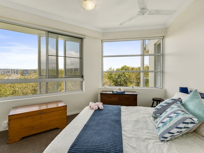 22/1 Lakefront Crescent, Varsity Lakes QLD 4227